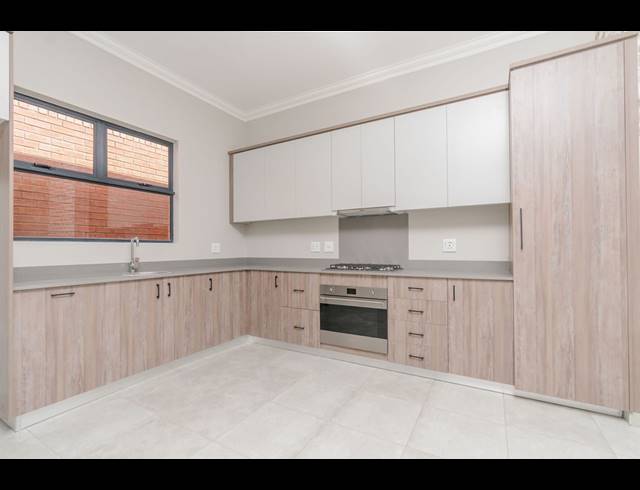 3 BEDROOM SIMPLEX FOR SALE IN SIX FOUNTAINS RESIDENTIAL ESTATE